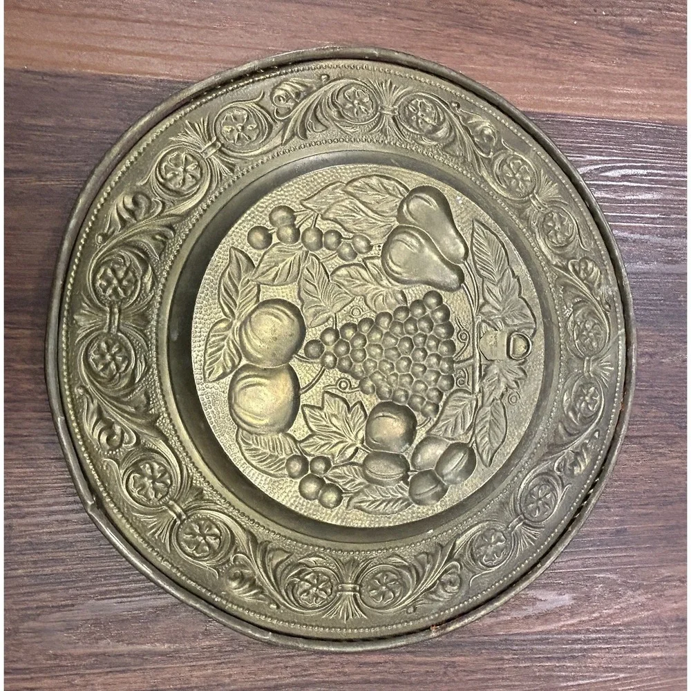 Vintage Peerage Brass Embossed Wall Hanging 2 Plates Made‎ In England